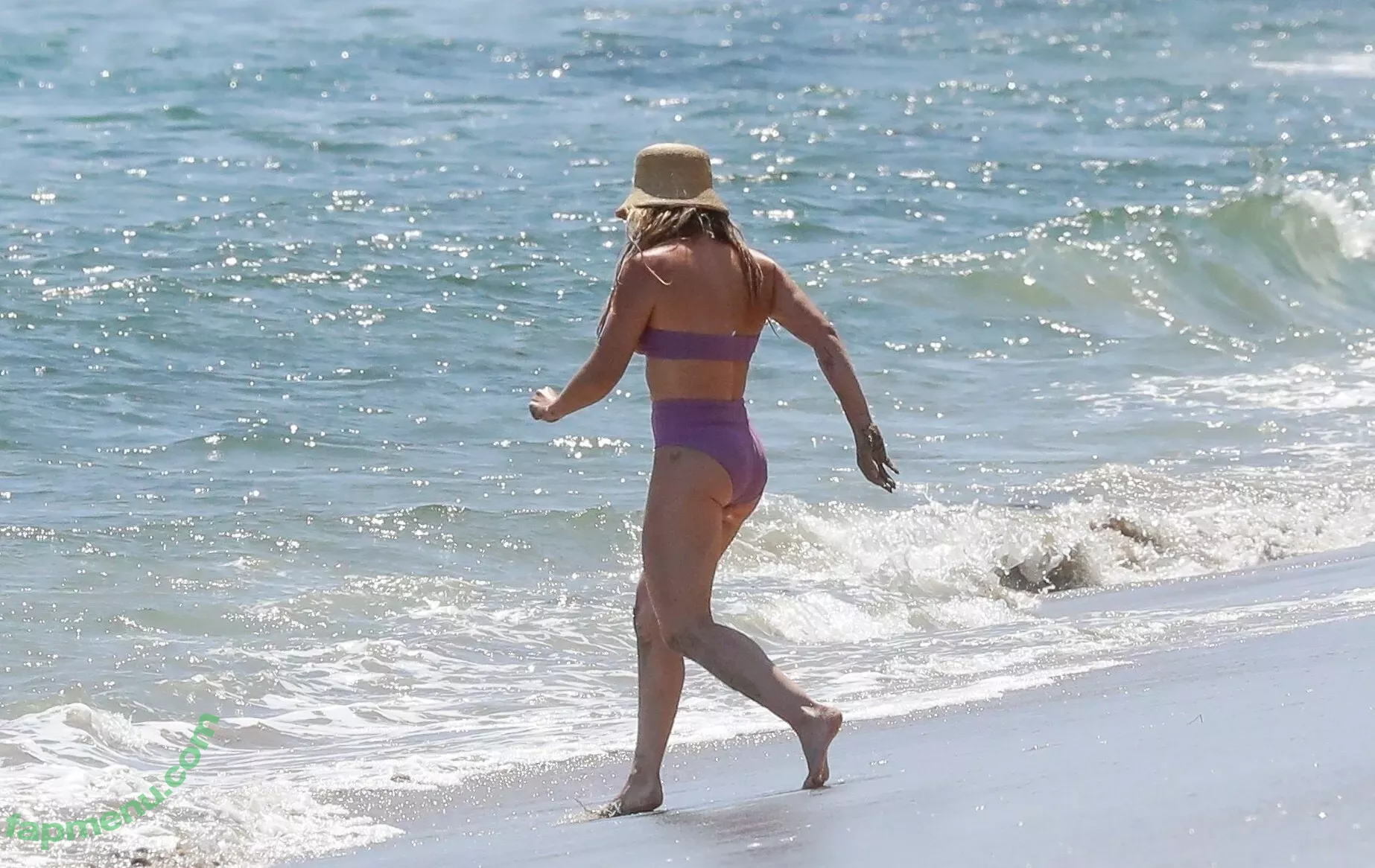 Hillary Duff nude photo #0092 (hilaryduff)