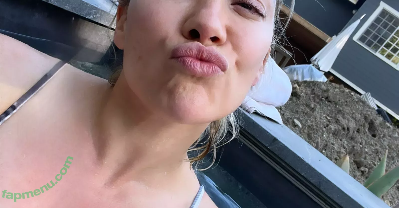 Hillary Duff nude photo #0152 (hilaryduff)