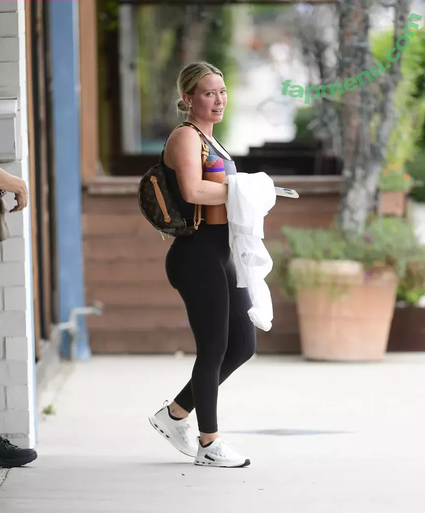 Hillary Duff nude photo #0161 (hilaryduff)