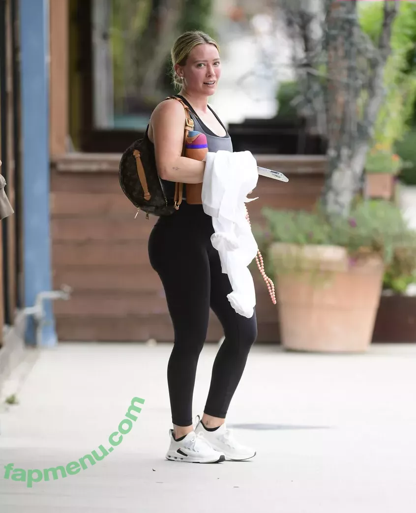 Hillary Duff nude photo #0163 (hilaryduff)