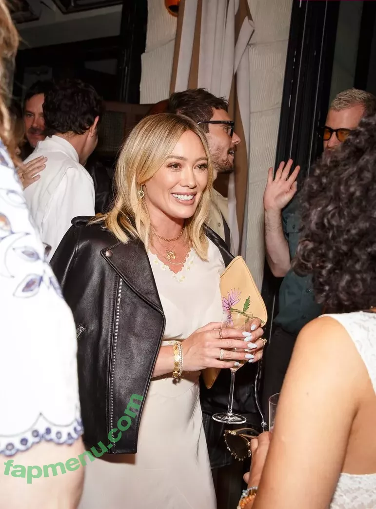 Hillary Duff nude photo #0165 (hilaryduff)