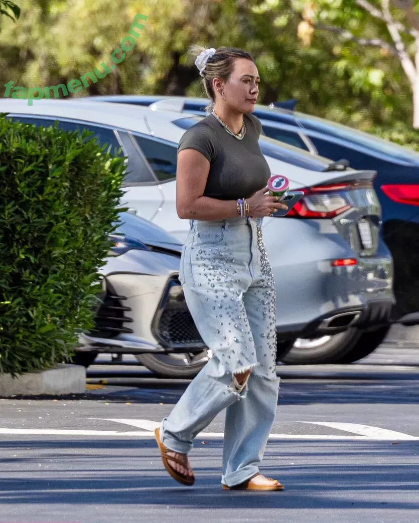 Hillary Duff nude photo #0184 (hilaryduff)