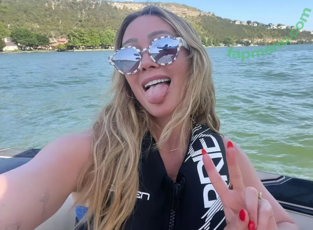 Hillary Duff nude photo #0245 (hilaryduff)