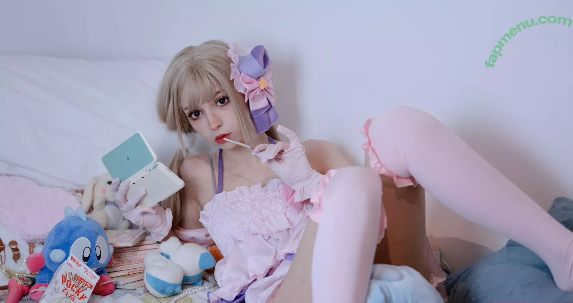 Himeecosplay nude photo #0156 (Himee.lily)