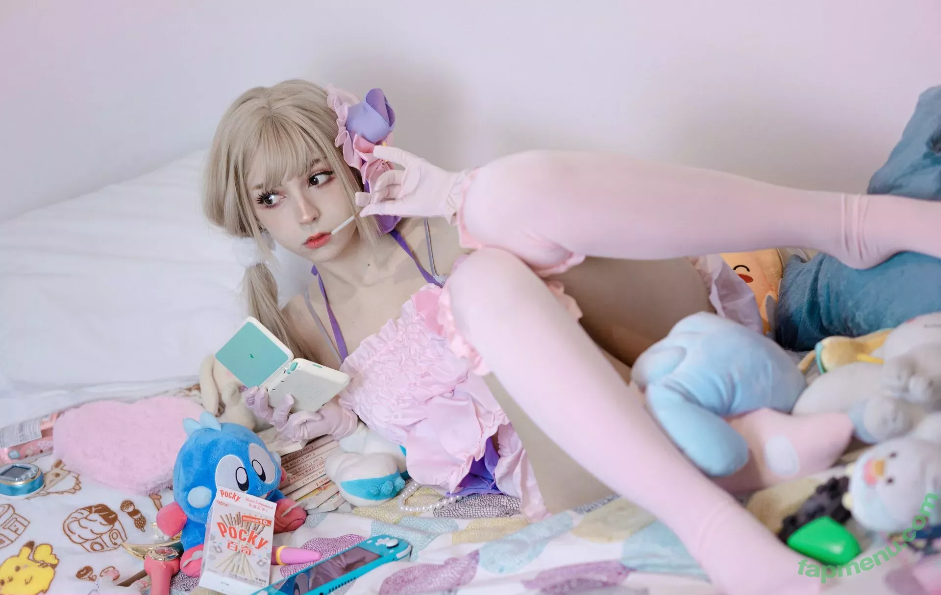 Himeecosplay nude photo #0157 (Himee.lily)