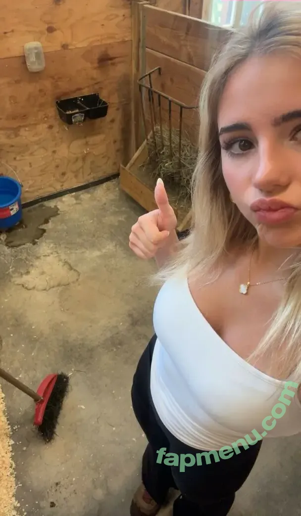Hippicam nude photo #0001 (hippicamm)