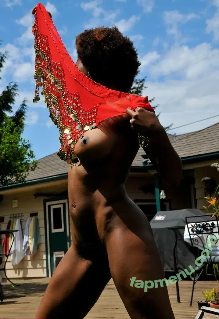 HippieGoddess nude photo #0024 (hippie___goddess / hippiegoddess69)