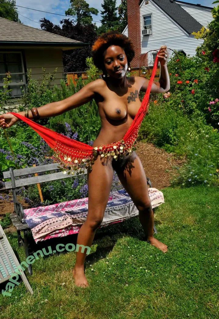 HippieGoddess nude photo #0025 (hippie___goddess / hippiegoddess69)