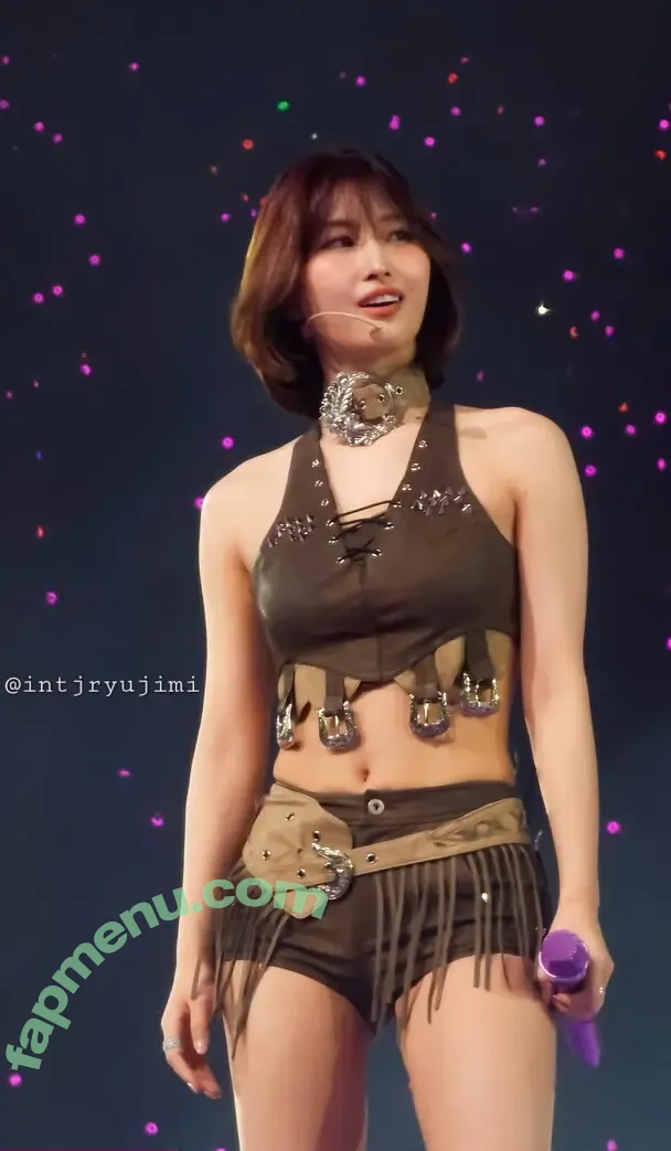 Hirai Momo nude photo #0175 (TWICE / momo)