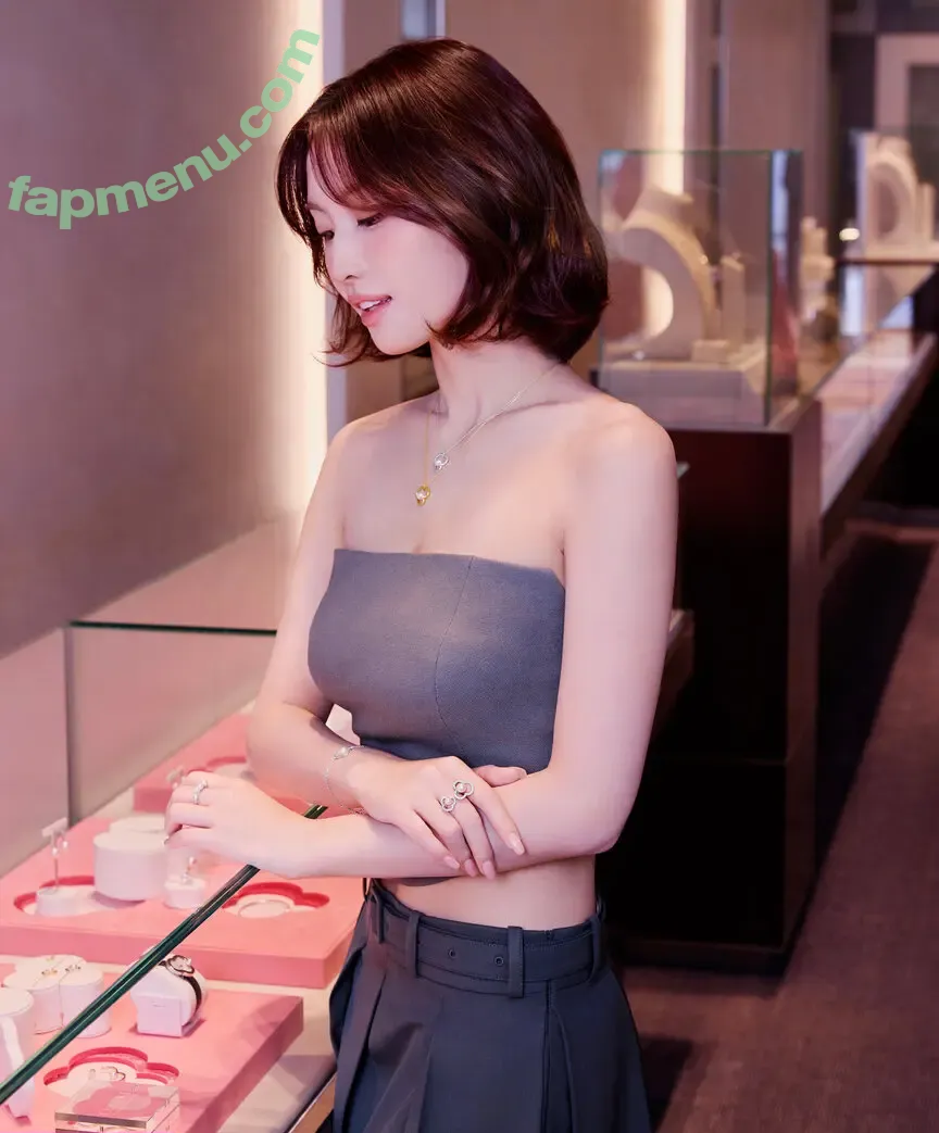 Hirai Momo nude photo #0244 (MomoHiraiDaily / TWICE / momo.hirai)