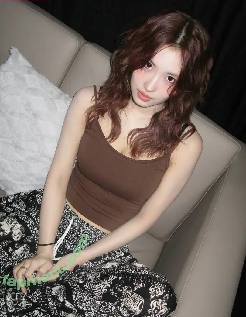 Hirai Momo nude photo #0252 (MomoHiraiDaily / TWICE / momo.hirai)