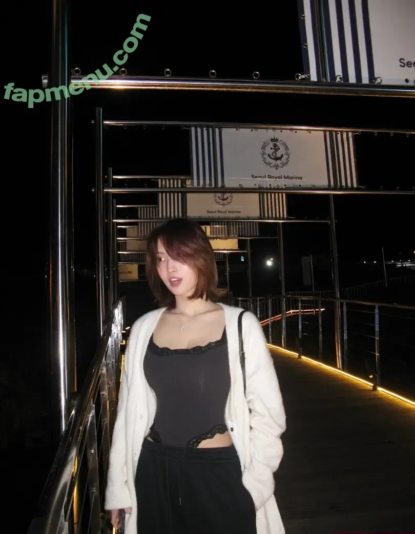 Hirai Momo nude photo #0254 (MomoHiraiDaily / TWICE / momo.hirai)