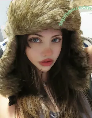 Hirixie nude photo #0002
