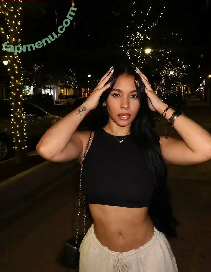 Hispanic nude photo #1126 (Latina Women / dianaMriveraa / dianamrivera_ / dianariveraa)