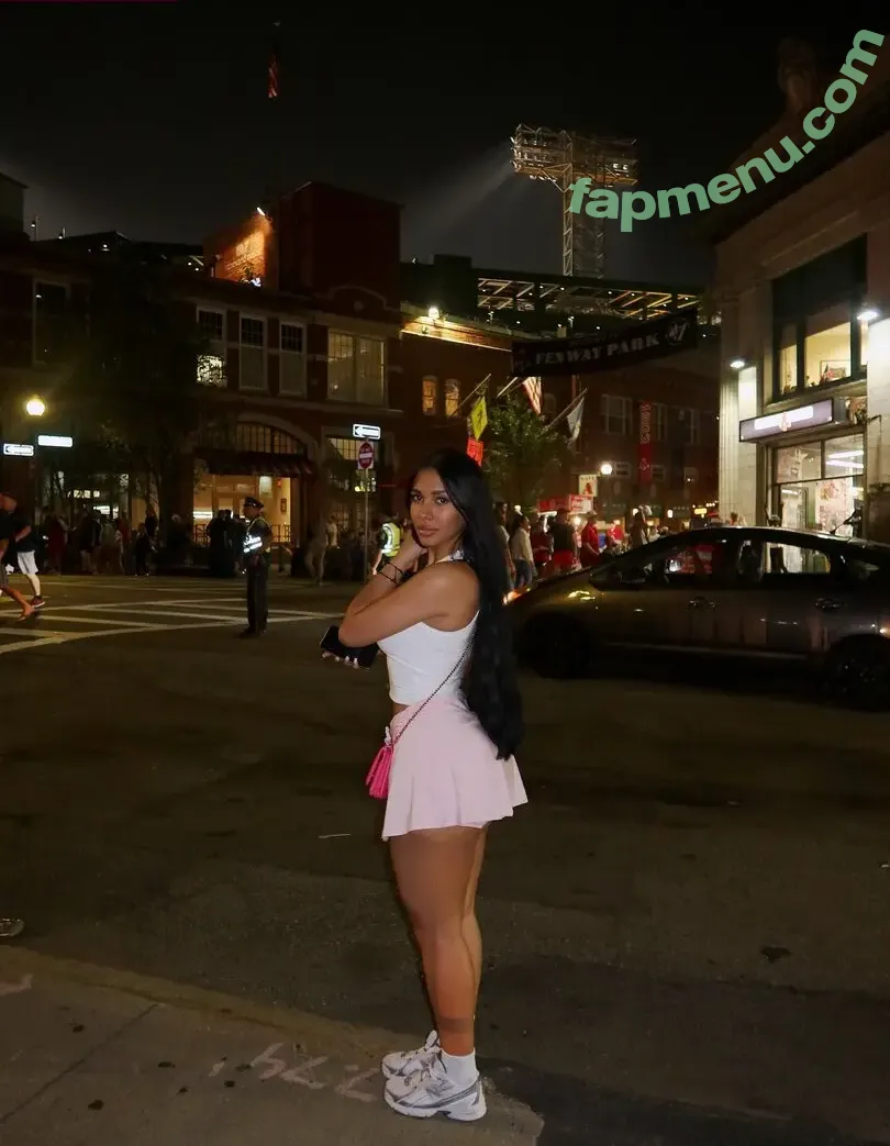 Hispanic nude photo #1127 (Latina Women / dianaMriveraa / dianamrivera_ / dianariveraa)