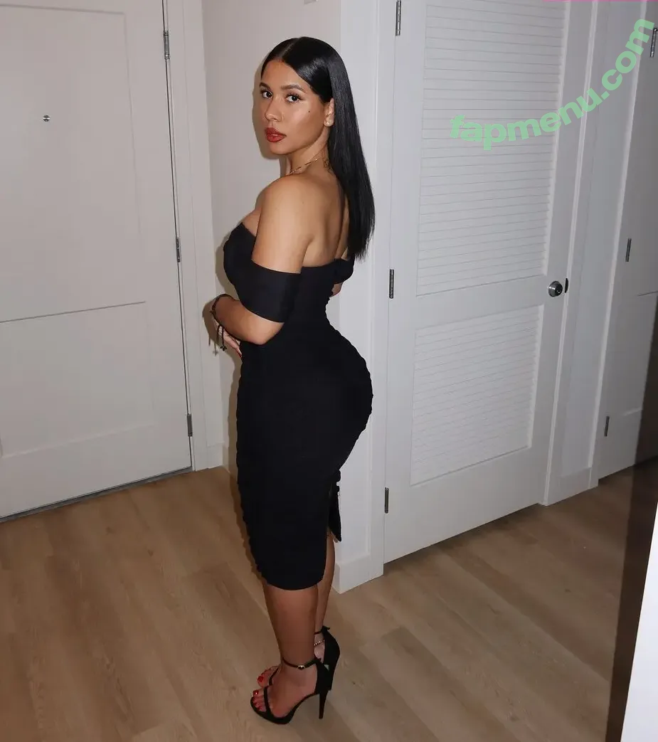 Hispanic nude photo #1132 (Latina Women / dianaMriveraa / dianamrivera_ / dianariveraa)