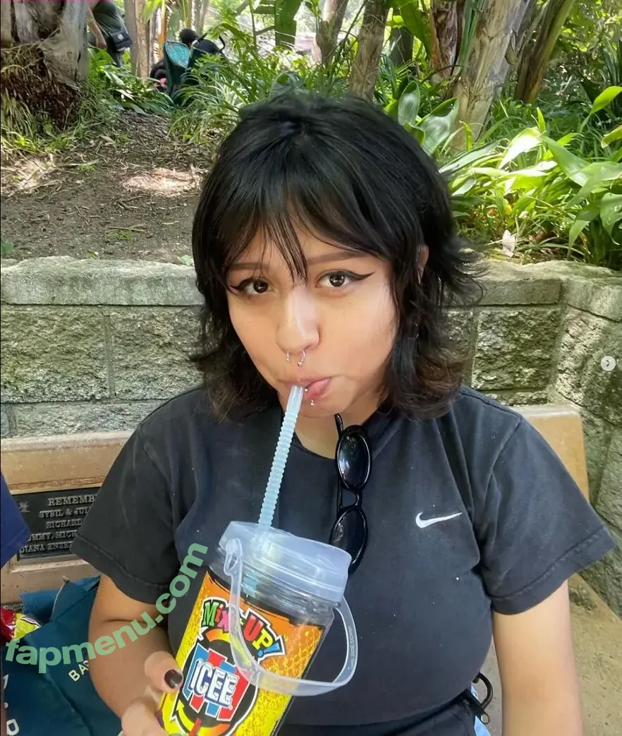 Hispanic nude photo #1241 (Latina Women / dianaMriveraa / dianamrivera_ / dianariveraa)