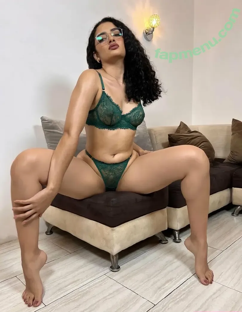 Hispanic nude photo #1247 (Latina Women / dianaMriveraa / dianamrivera_ / dianariveraa)