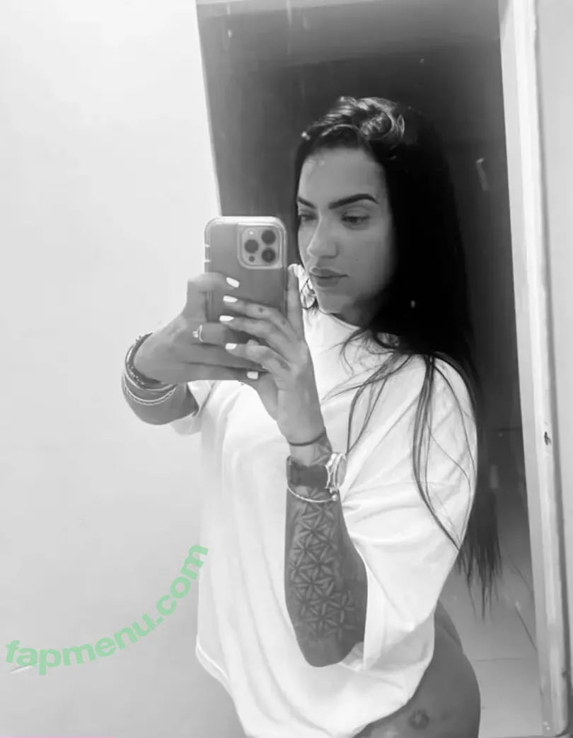 Hispanic nude photo #1437 (Latina Women / dianaMriveraa / dianamrivera_ / dianariveraa)