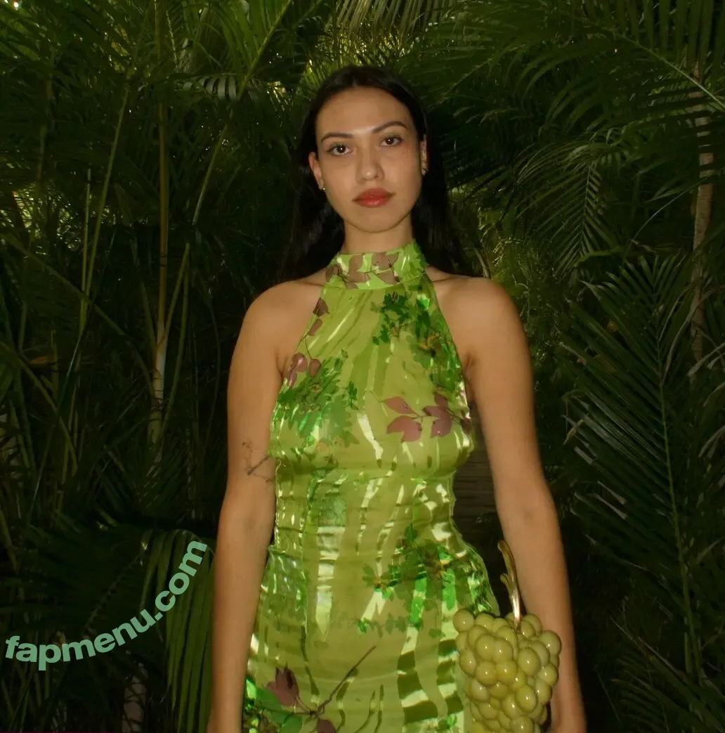 Hispanic nude photo #1722 (Latina Women / dianaMriveraa / dianamrivera_ / dianariveraa)