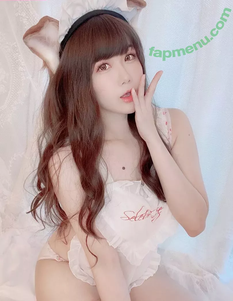 Hisuihisui nude photo #0024 (Hisuihisui)