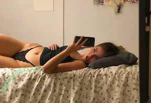 Hitchhikercourtney nude photo #0018