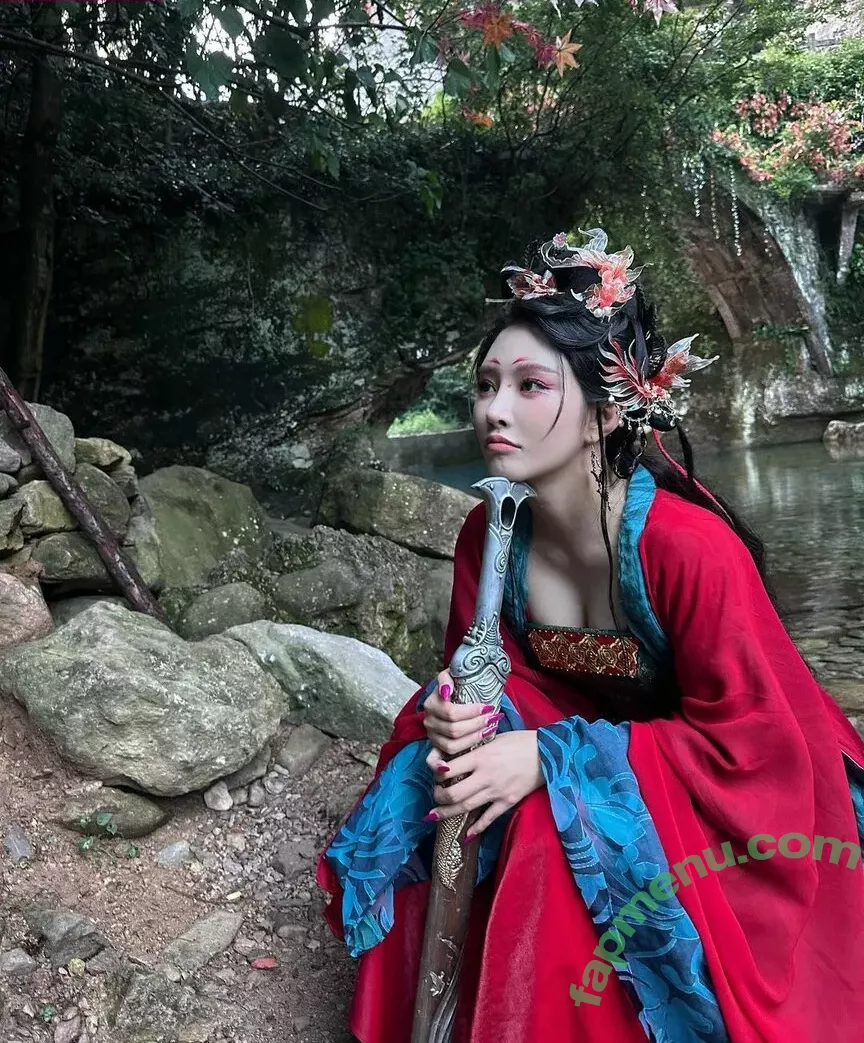 Hitomi Songyuxin nude photo #0948 (Lindsay78690789 / i_am_hitomi_1994 / songyuxinhitomi)