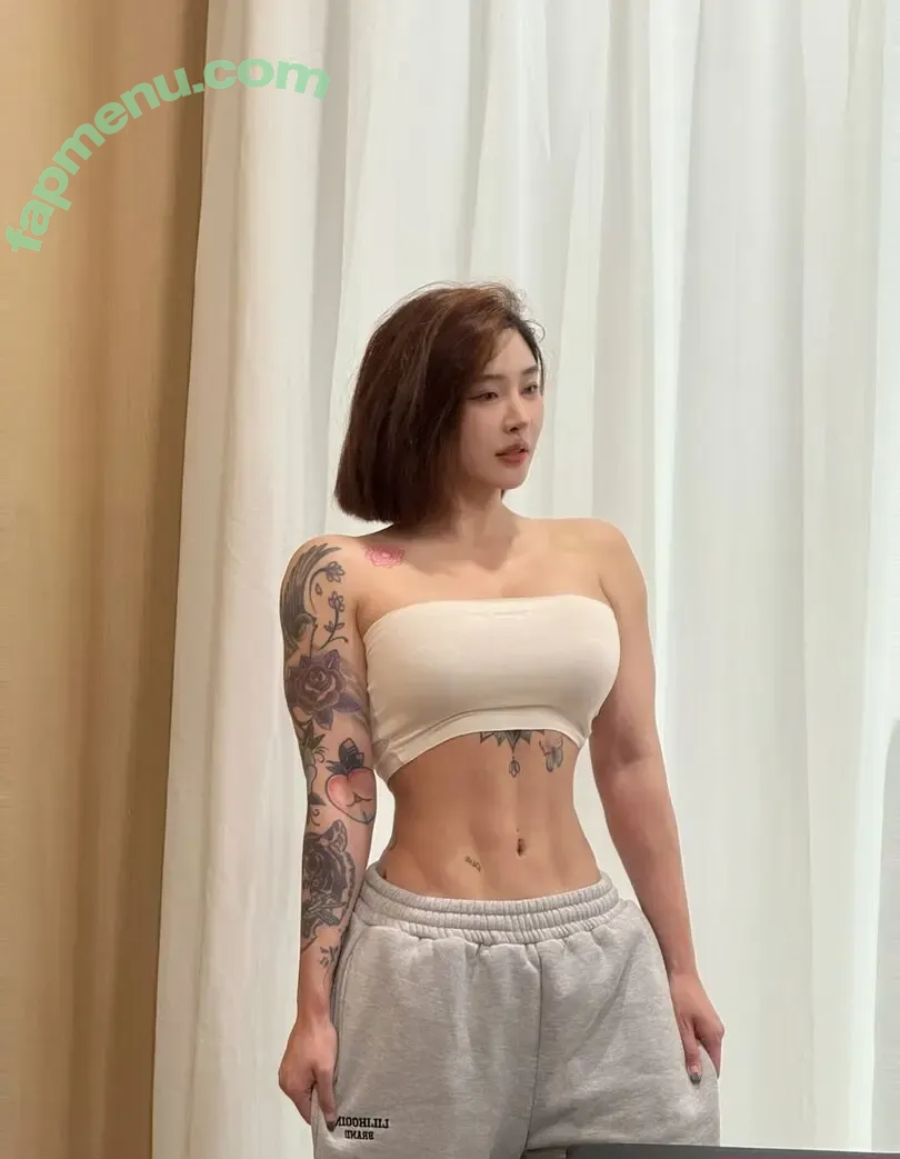 Hitomi Songyuxin nude photo #1211 (Lindsay78690789 / i_am_hitomi_1994 / songyuxinhitomi)