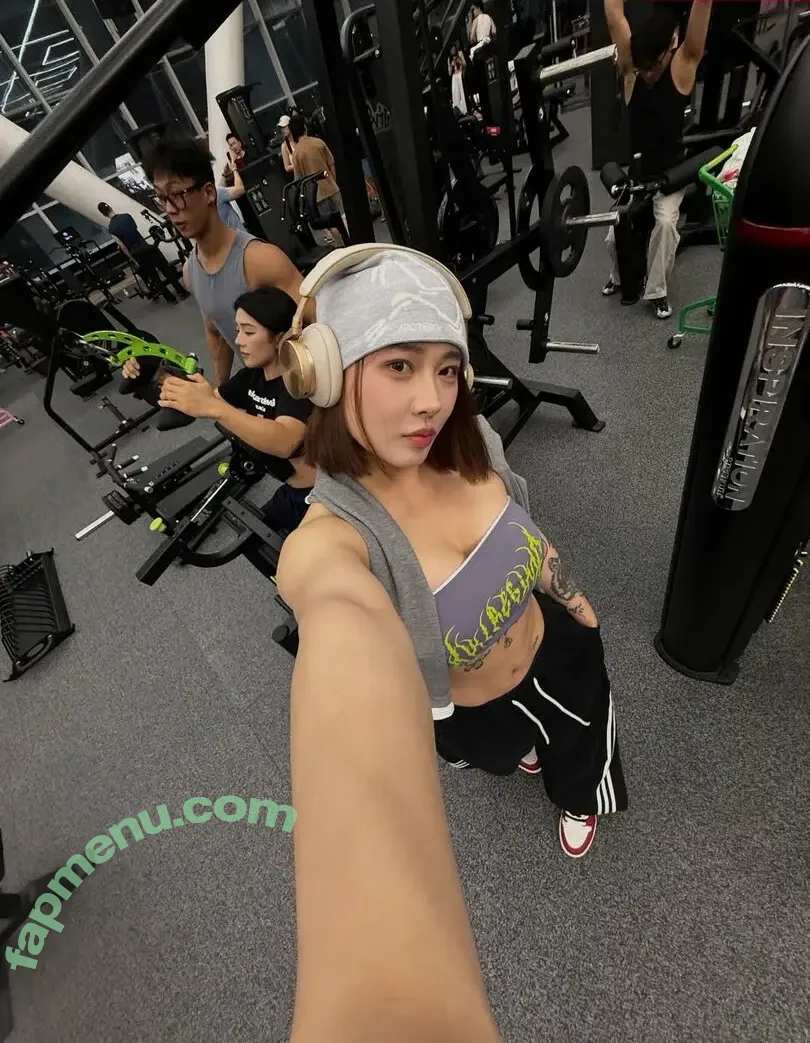 Hitomi Songyuxin nude photo #1220 (Lindsay78690789 / i_am_hitomi_1994 / songyuxinhitomi)