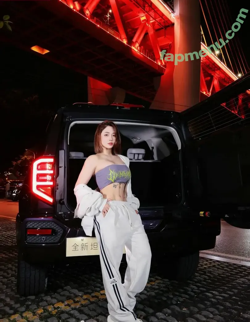 Hitomi Songyuxin nude photo #1227 (Lindsay78690789 / i_am_hitomi_1994 / songyuxinhitomi)