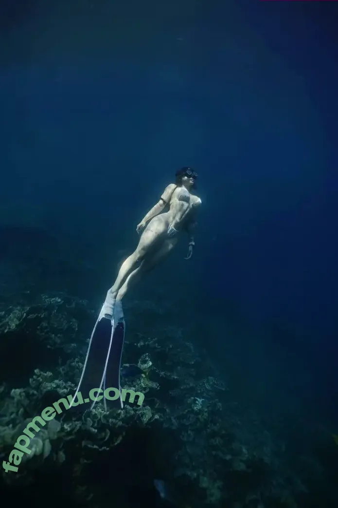 Hitomi Songyuxin nude photo #1285 (Lindsay78690789 / i_am_hitomi_1994 / songyuxinhitomi)