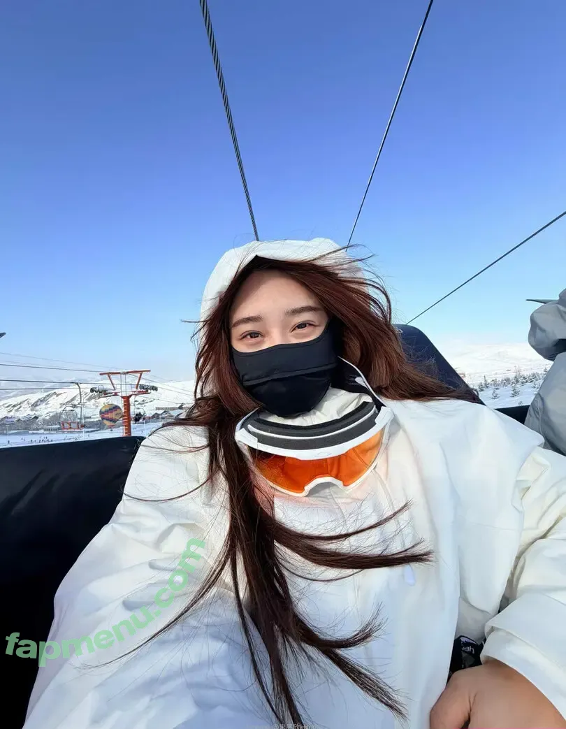 Hitomi Songyuxin nude photo #1316 (Lindsay78690789 / i_am_hitomi_1994 / songyuxinhitomi)