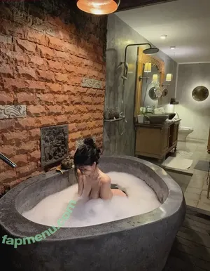 hiyrose / Gigi nude photo #0059