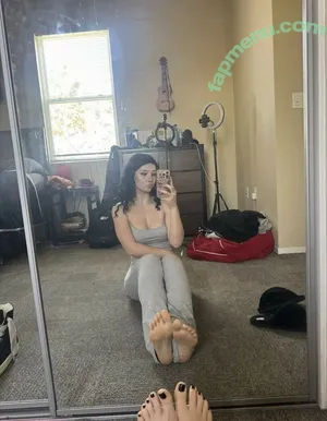 hldmahnd / brdsfrmhvn / foneondnd nude photo #0002