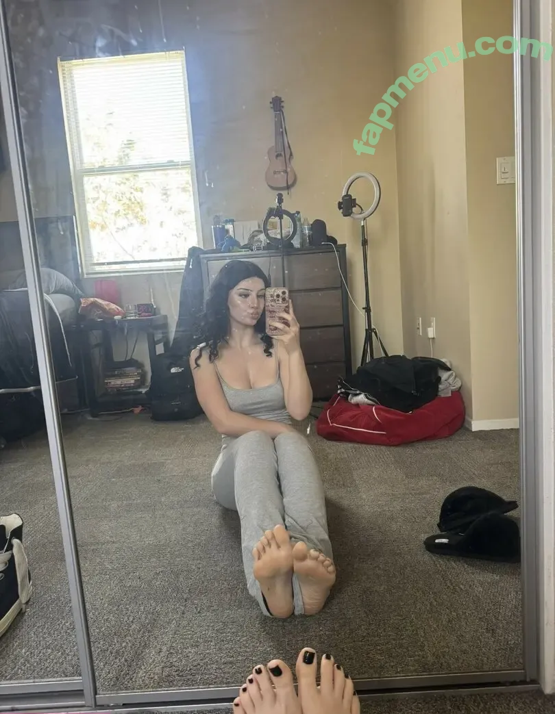 hldmahnd nude photo #0002 (brdsfrmhvn / foneondnd)