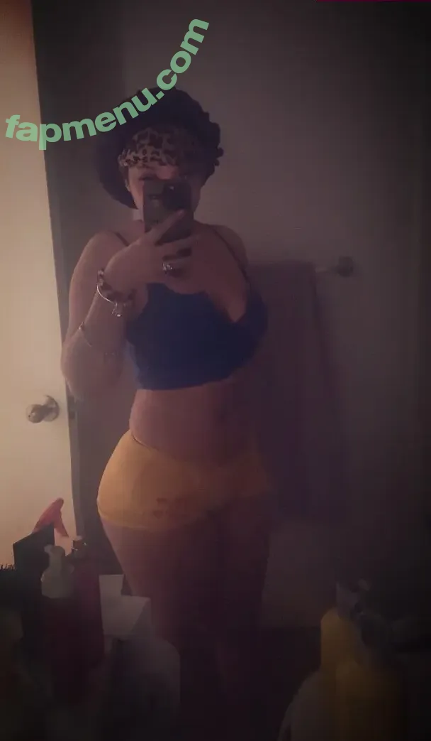 Hldmyblunt nude photo #0018 (_bluntblunt / sukanese)