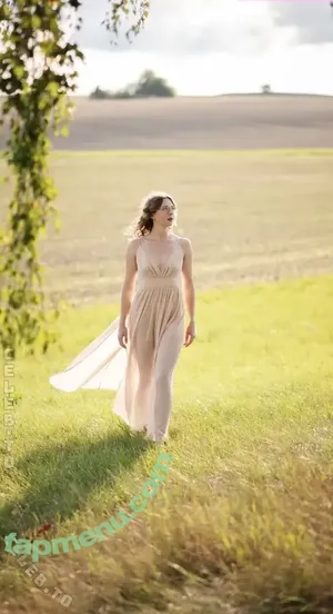 Hnnhofficial nude photo #0100