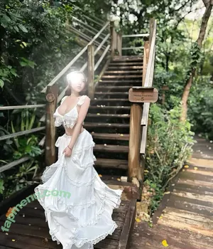 Hoàng Nhân Linh Chi / hoangnhanlinhchii nude photo #0200
