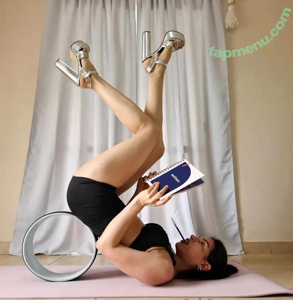 holika nude photo #0003 (holika)