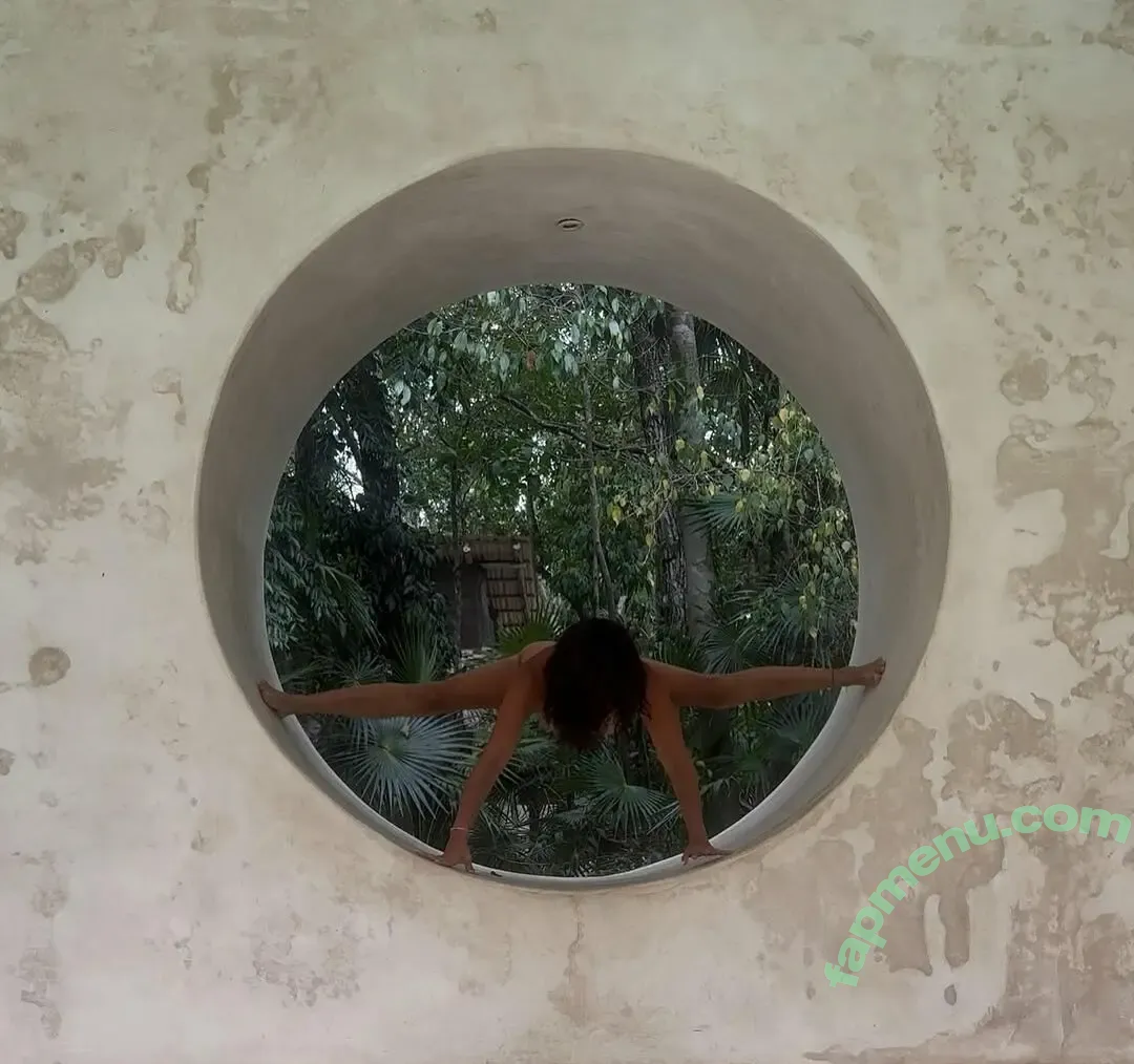 Holisticshine nude photo #0012 (Holisticshine)