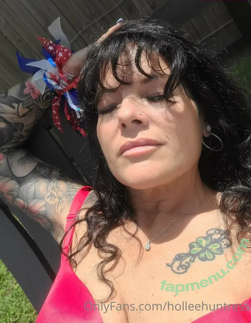 Hollee Huntress nude photo #0021 (hollee_huntress / holleehuntress)