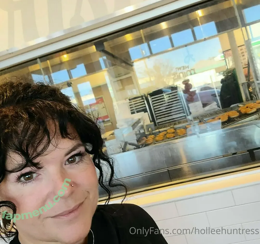 Hollee Huntress nude photo #0027 (hollee_huntress / holleehuntress)