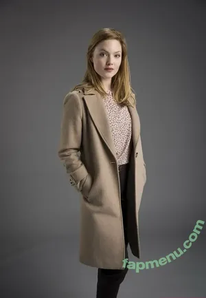 Holliday Grainger / holliday_grainger nude photo #0024