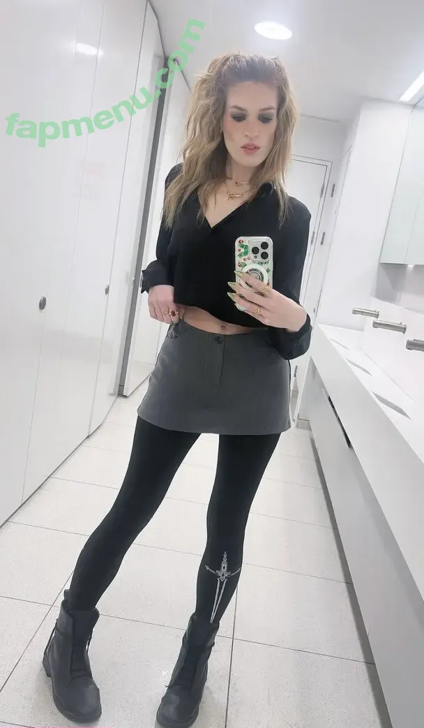 Hollie Bennett nude photo #0166 (pheonixb / tshaileybennett)