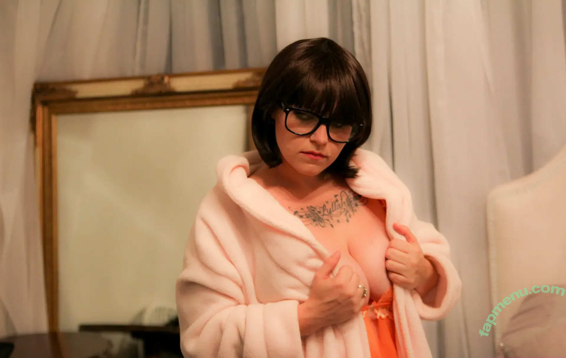 hollowedqueen nude photo #0037 (hollowedqueen)