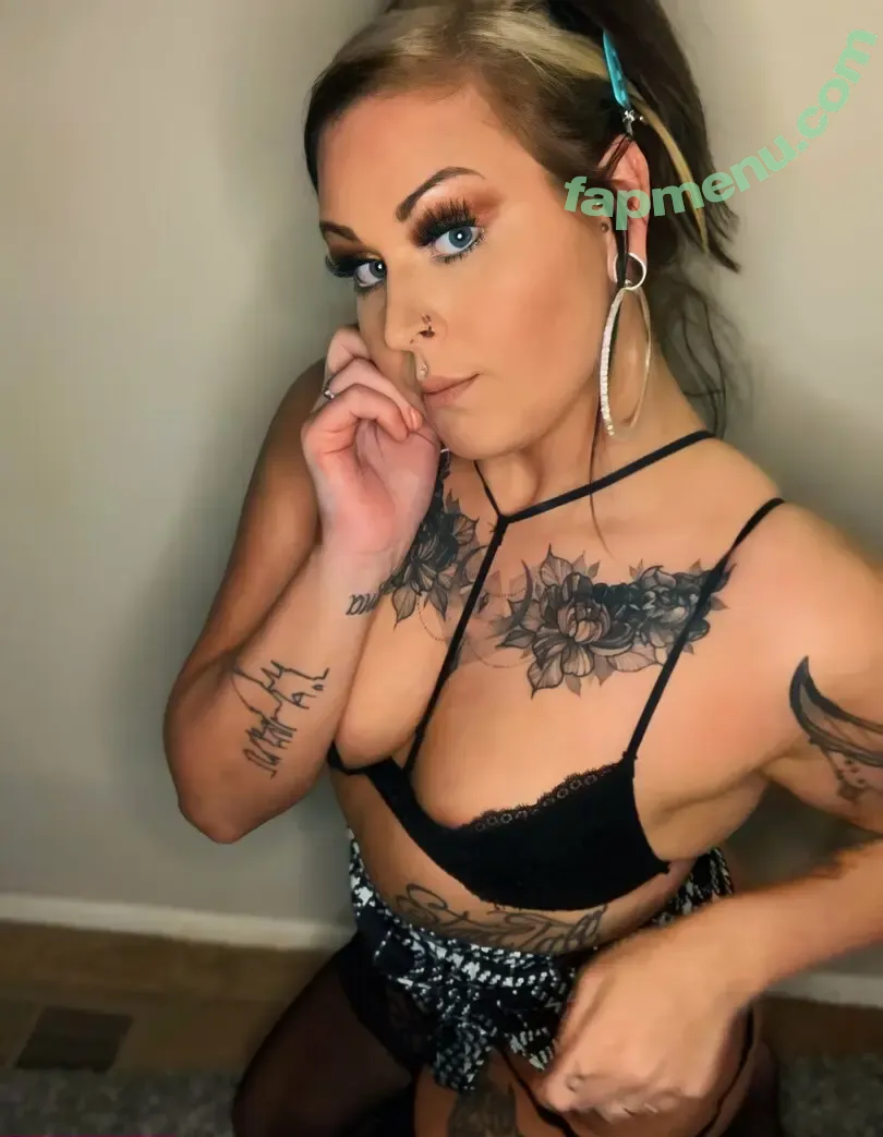 hollsfreepage nude photo #0027 (hollylouisefry)