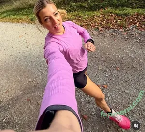 Holly Archer / hollyaarcher nude photo #0021