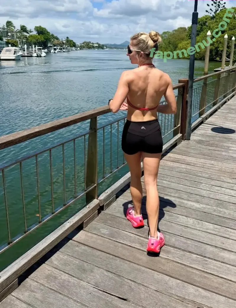 Holly Archer nude photo #0031 (HollyAArcher7 / hollyaarcher)