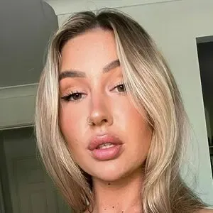 Holly Brougham / hbro1 / hbro__ / hbroandjohnny nude photo #0005