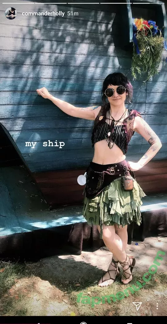 Holly Conrad nude photo #0030 (HollyConrad / commanderholly)
